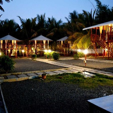 Oyo 81018 Moonlight Farm Stays Solapur Luaran gambar