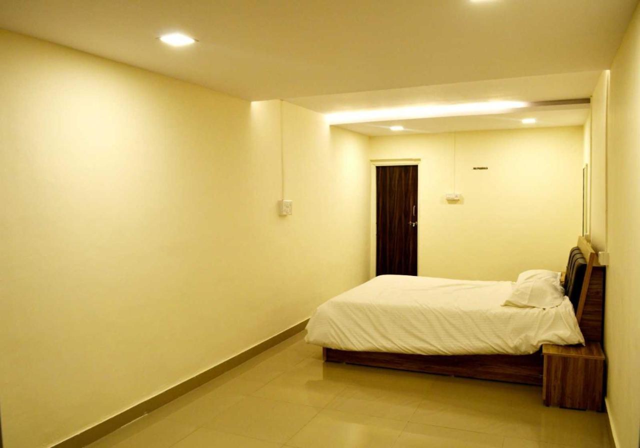 Oyo 81018 Moonlight Farm Stays Solapur Luaran gambar