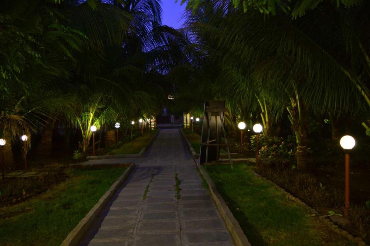 Oyo 81018 Moonlight Farm Stays Solapur Luaran gambar