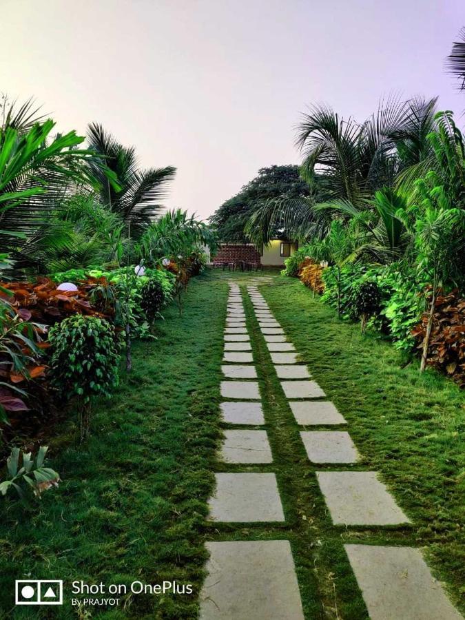 Oyo 81018 Moonlight Farm Stays Solapur Luaran gambar