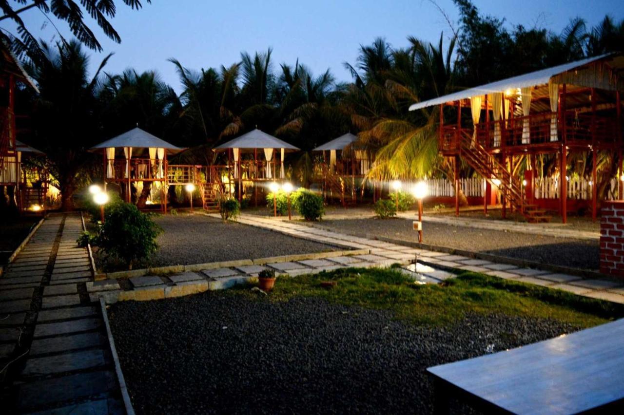 Oyo 81018 Moonlight Farm Stays Solapur Luaran gambar